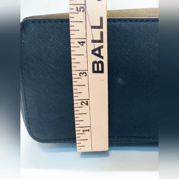 Michael Kors Charlotte M/L Leather Top Zip Tote - Picture 11 of 13